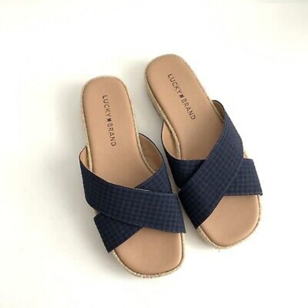 Lucky Brand Gayte slide on platform sandals in size 7M